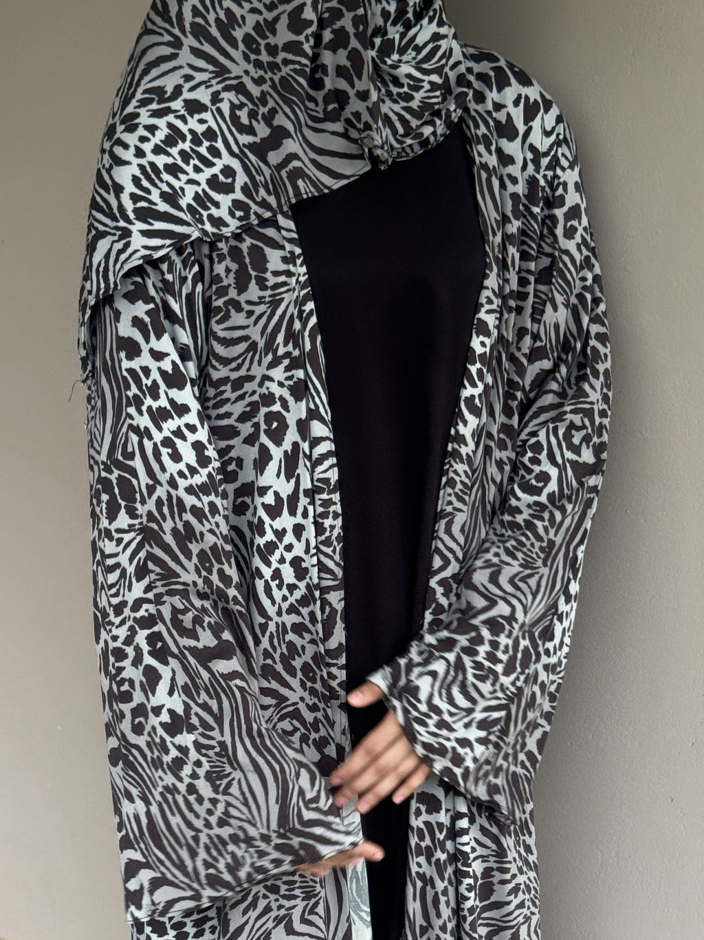 V02 Animal Printed Abaya | Vintage Collection