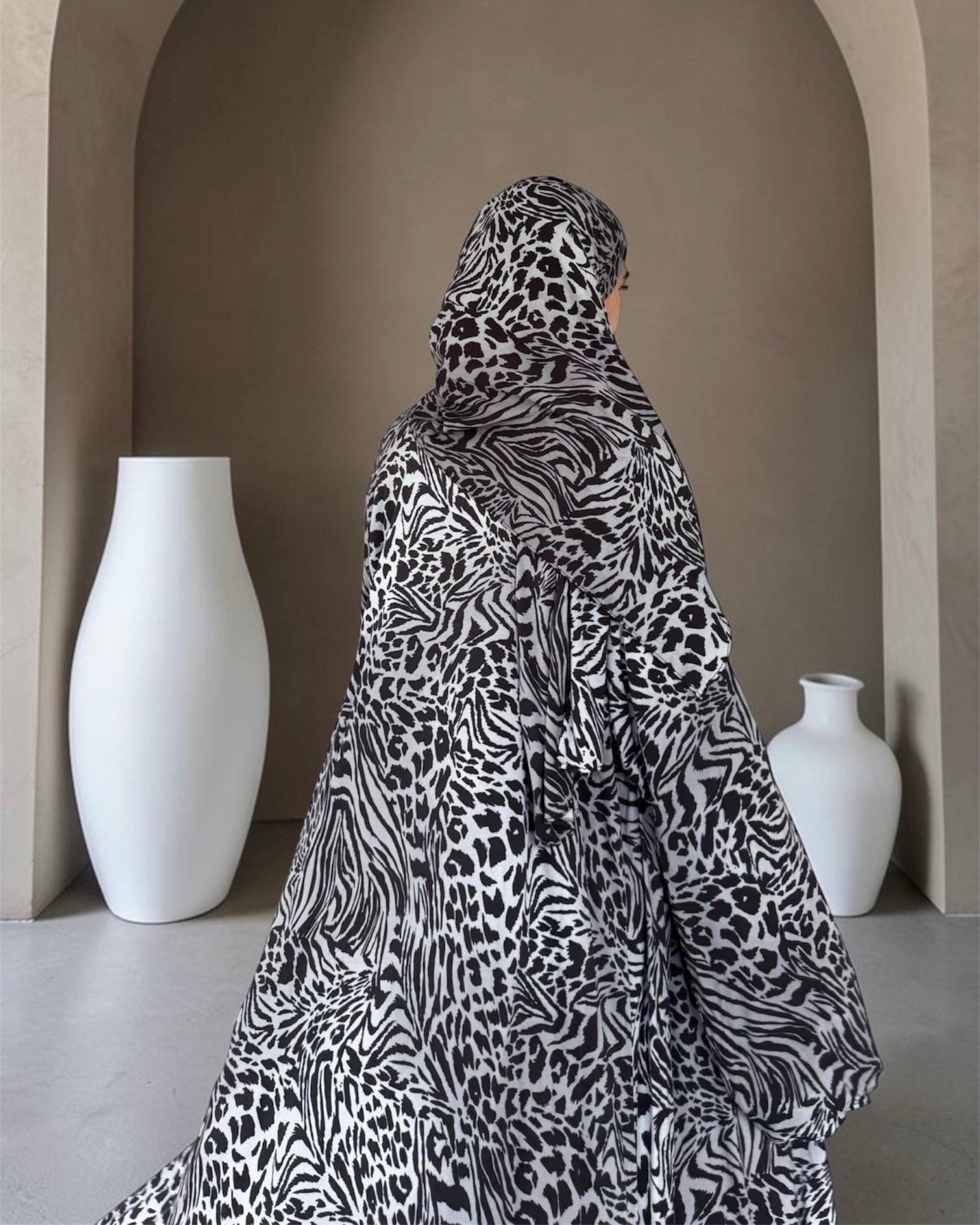 V02 Animal Printed Abaya | Vintage Collection