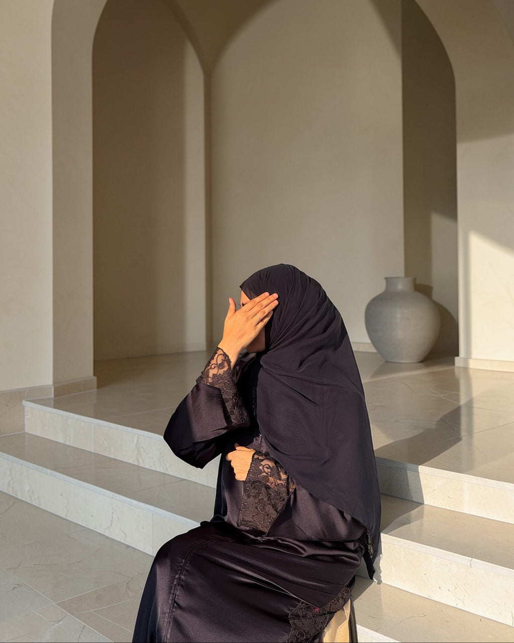 Abaya Rahna - Lace abaya in royal blue