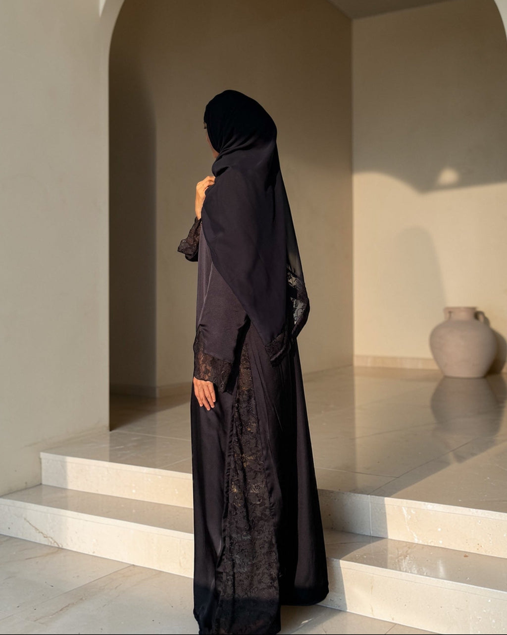 Abaya Rahna - Lace abaya in royal blue