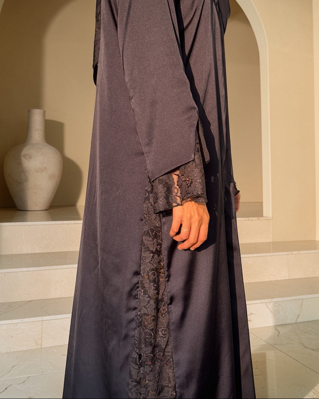 Abaya Rahna - Lace abaya in royal blue